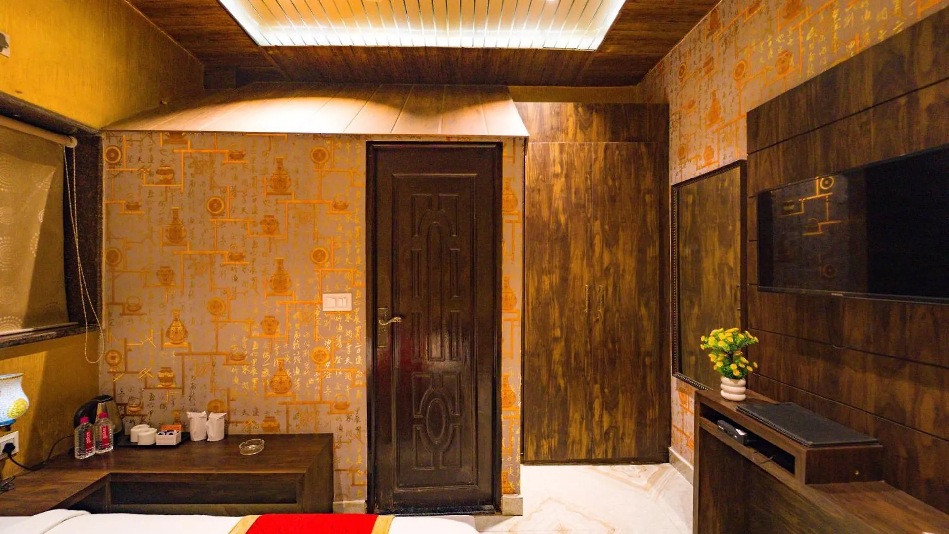 *** Hotel Shiv Rudraksh Resort, Near Assi Ghat Varanasi India