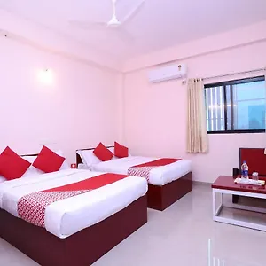 Hotel Oyo 13577 Tkr Metro Residency Kochi